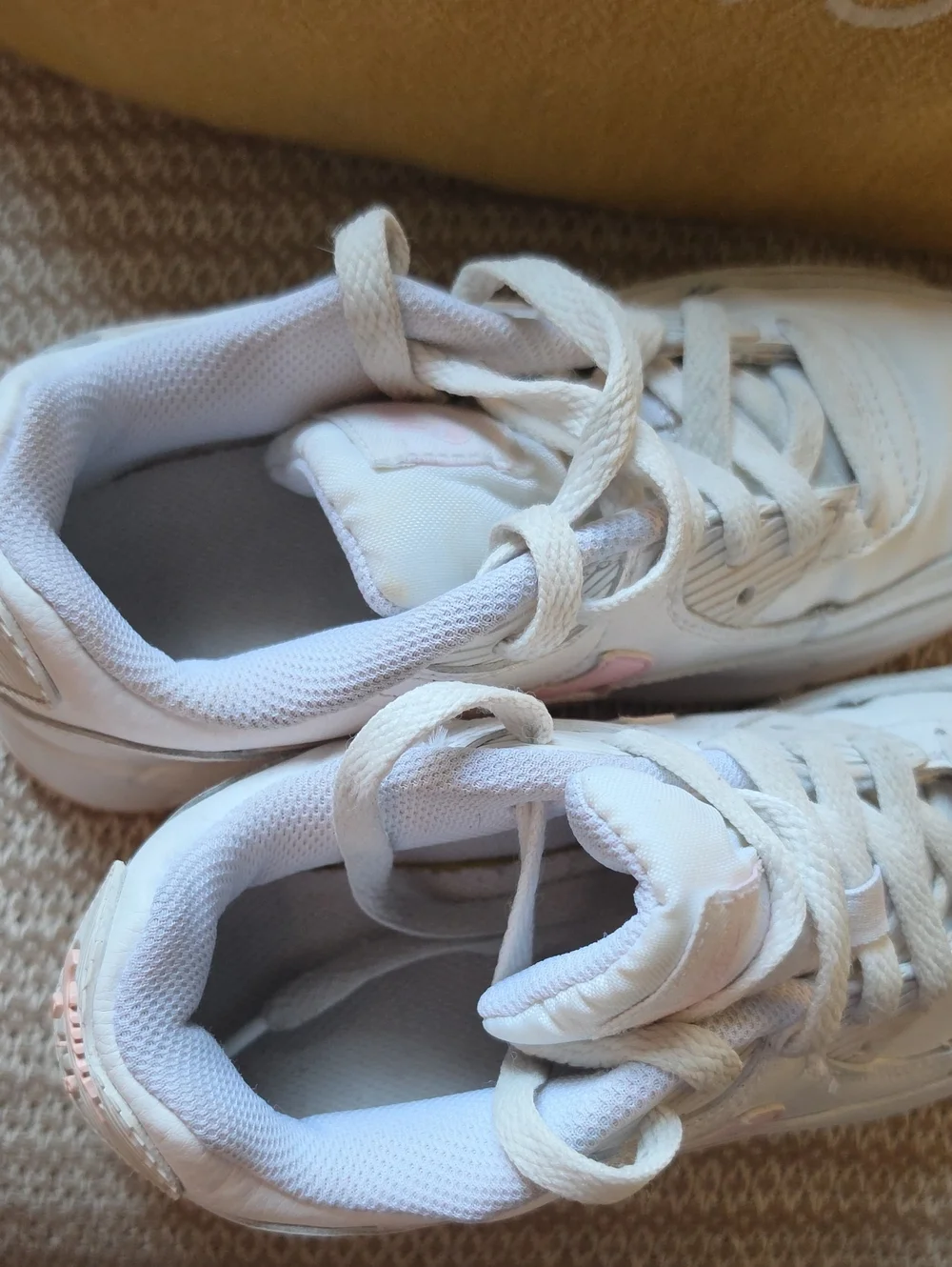 AWESOME Girls NIKE AIR MAX White/pink Shoes